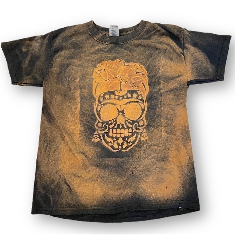 Hand reverse dyed youth S tshirt with Frida Kahlo dia de los muertos